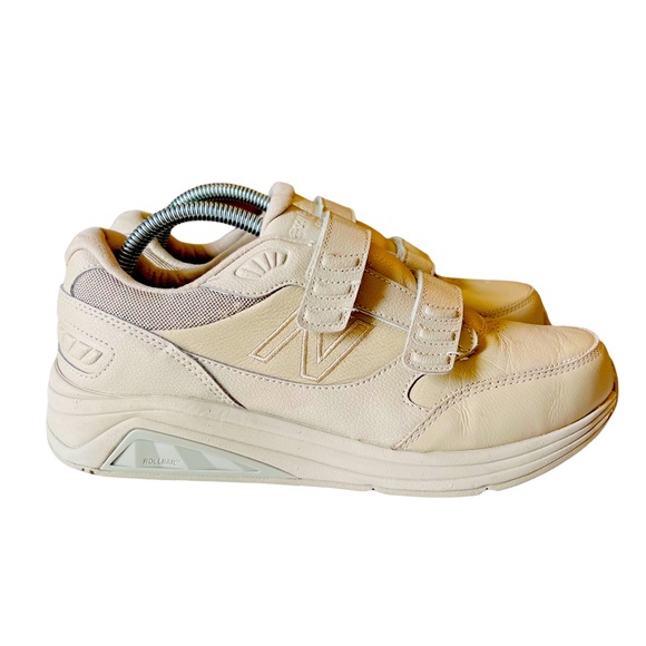 New Balance Men's 928 V3 Hook and Loop Walking Shoes Beige Size 7.5 2E Wide - Picture 2 of 9